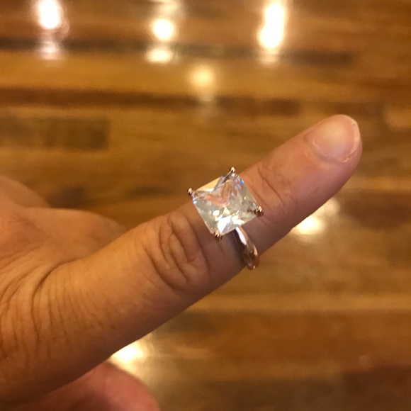 NWT Ladies Rose Gold 🌹 CZ ring - Picture 2 of 2